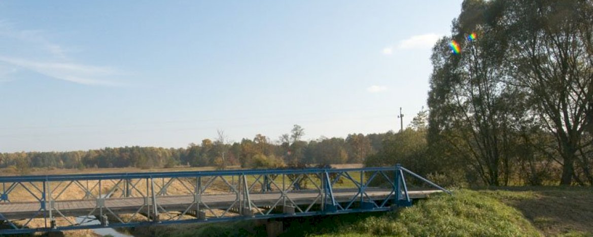 31. Mosty alianckie systemu Baileya w okolicy Nieporętu na rzece Czarnej
