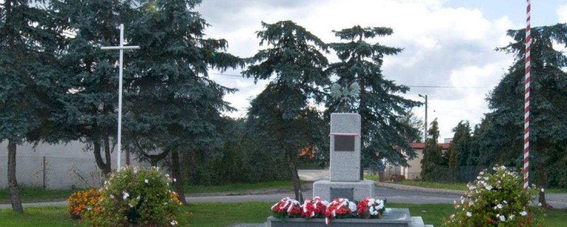 8. Pomnik Odzyskania Niepodległości w Olszewnicy Starej