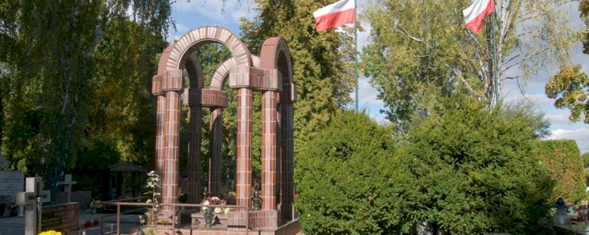 A Parish Cemetery in Jabłonna