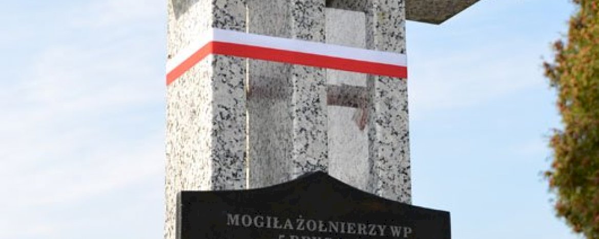 14. Cmentarz parafialny w Woli Kiełpińskiej