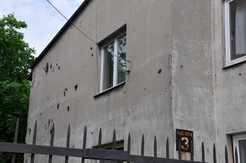 House with traces of shelling during the struggle for Jabłonna in 1944 in Jabłonna in Buchnik