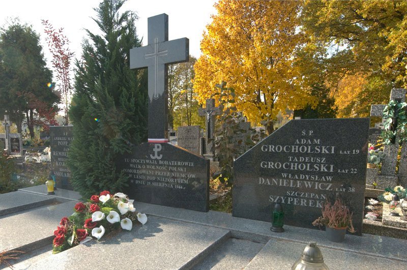 25. Cmentarz parafialny w Nieporęcie