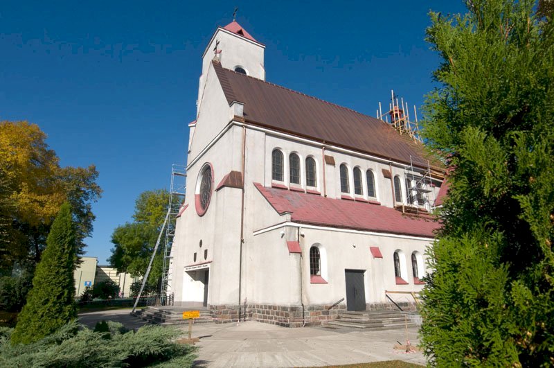 15. Kościół parafialny pw. Przemienienia Pańskiego w Wieliszewie