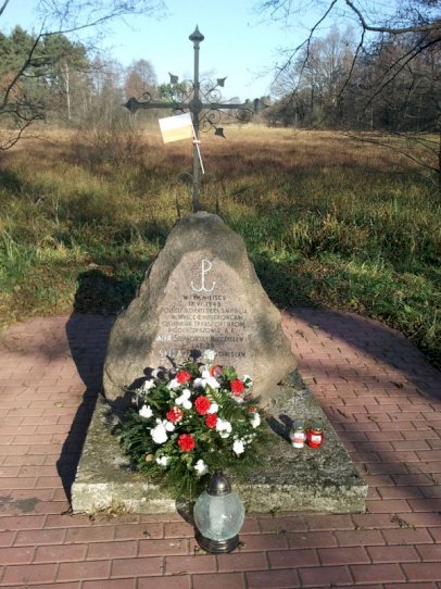 A Boulder commemorating the death of officer cadets ‘Alpha’ and ‘Skiba’ in Stanisławów Pierwszy