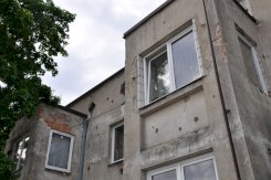 House with traces of shelling during the struggle for Jabłonna in 1944 in Jabłonna in Buchnik - #3