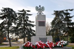 8. Pomnik Odzyskania Niepodległości w Olszewnicy Starej - #5